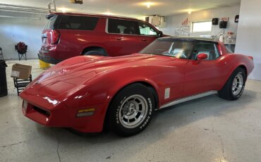 Chevrolet-Corvette-coupe-1981-Red-Custom