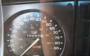 Chevrolet-Corvette-coupe-1982-Custom-Beige-3