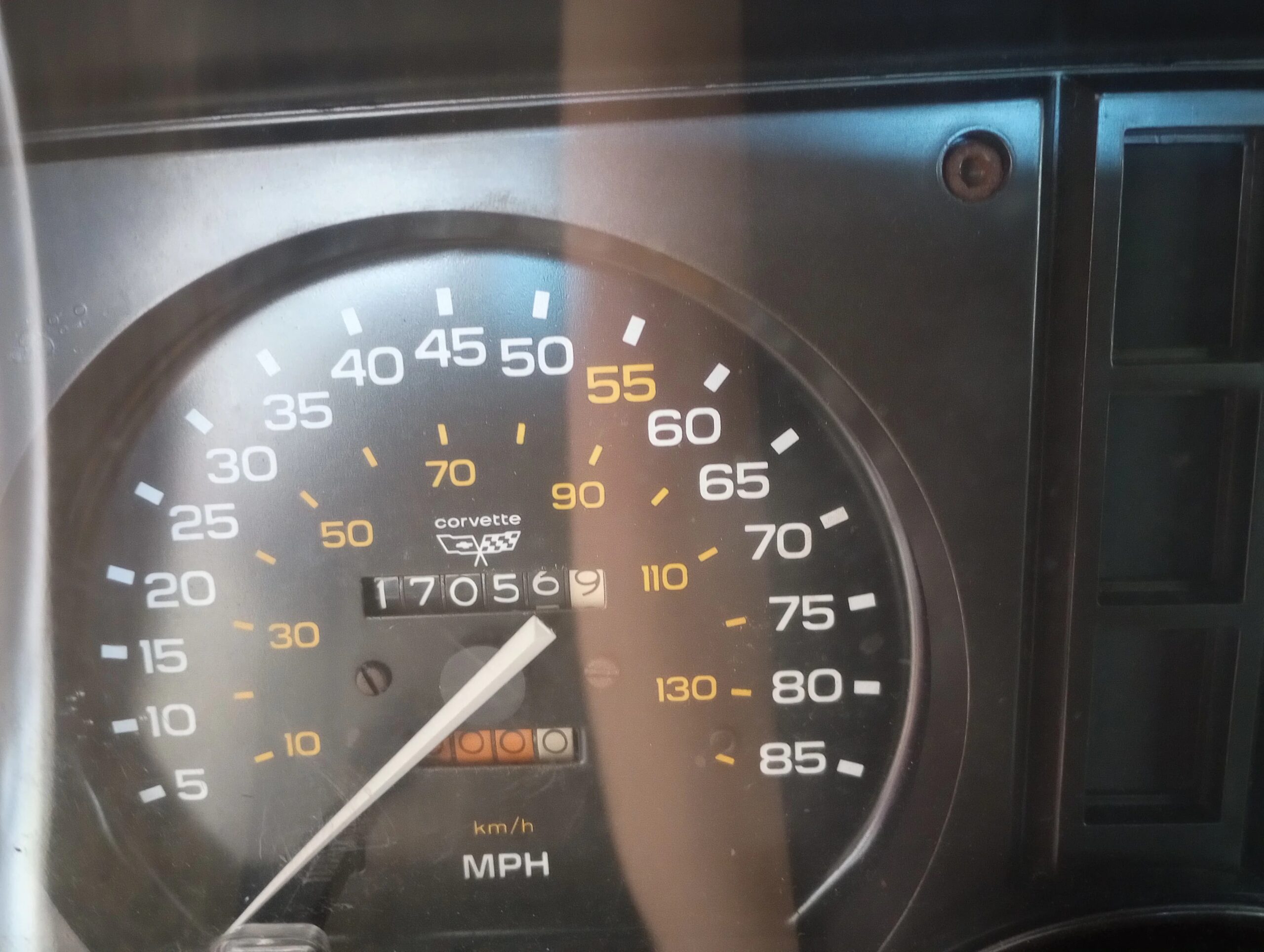 Chevrolet-Corvette-coupe-1982-Custom-Beige-3
