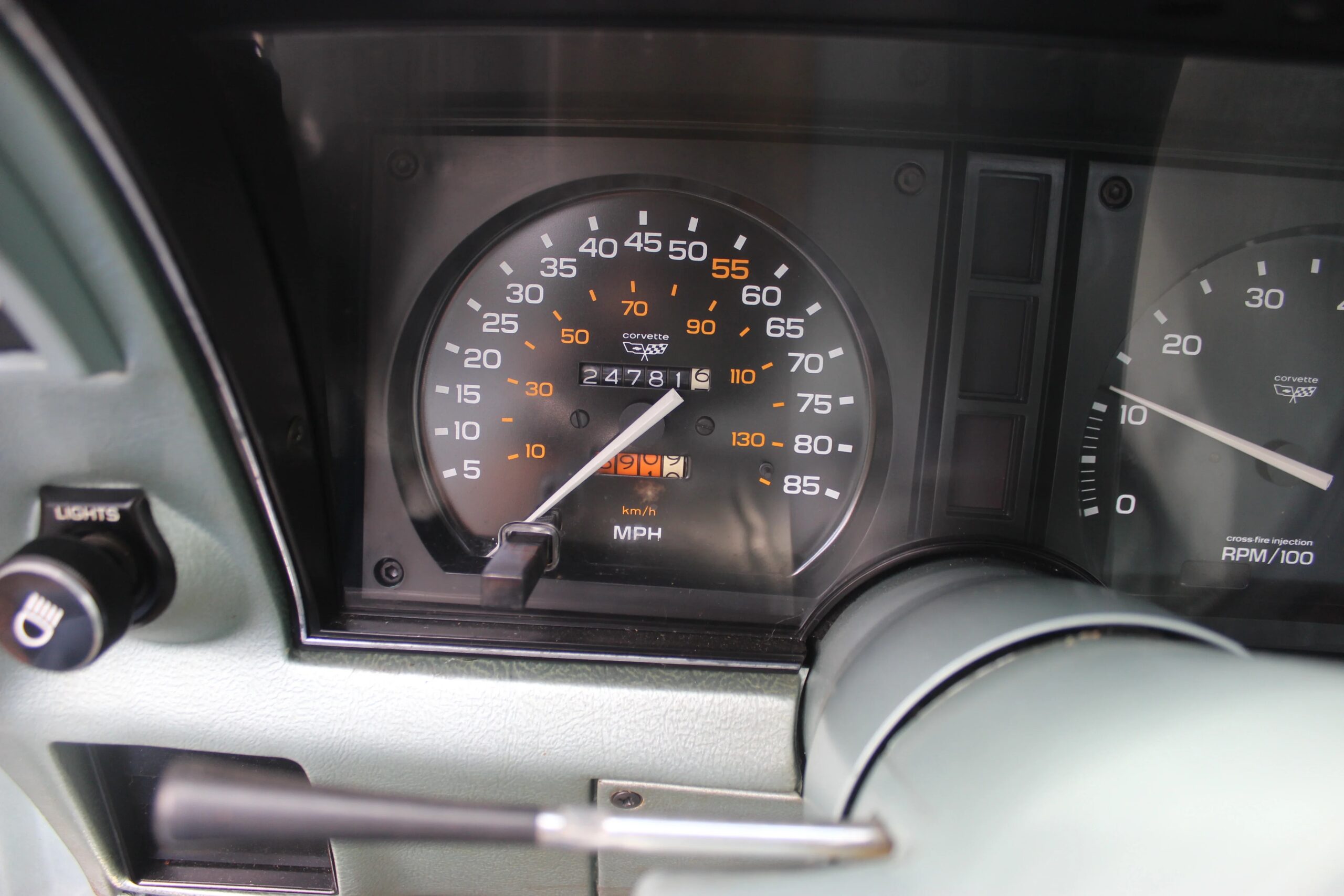 Chevrolet-Corvette-coupe-1982-Other-Green-3