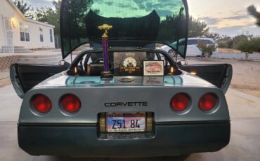 Chevrolet-Corvette-coupe-1984-19
