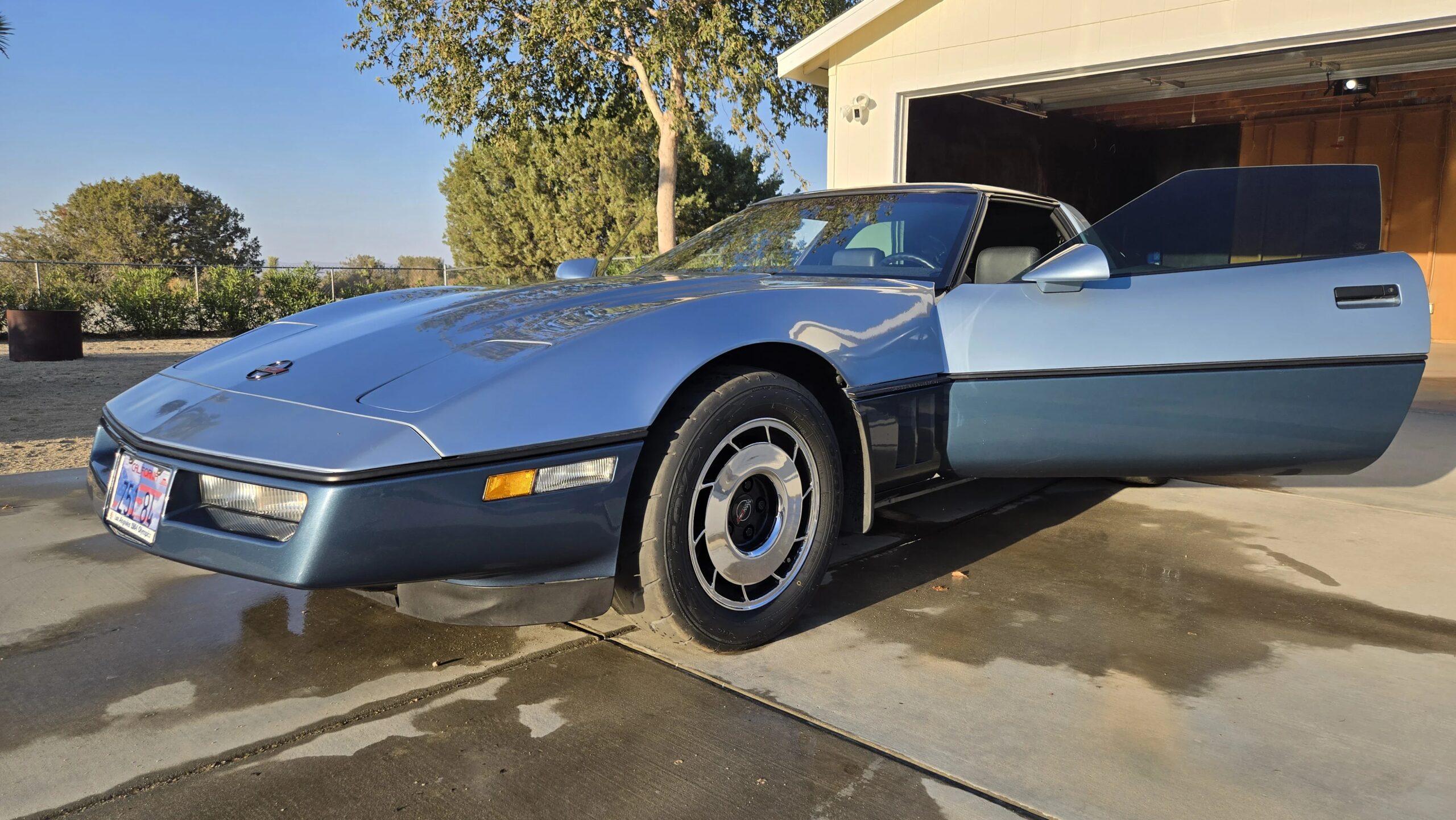 Chevrolet-Corvette-coupe-1984-22