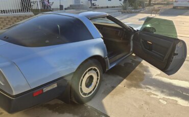 Chevrolet-Corvette-coupe-1984-23