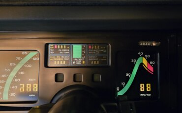Chevrolet-Corvette-coupe-1984-26