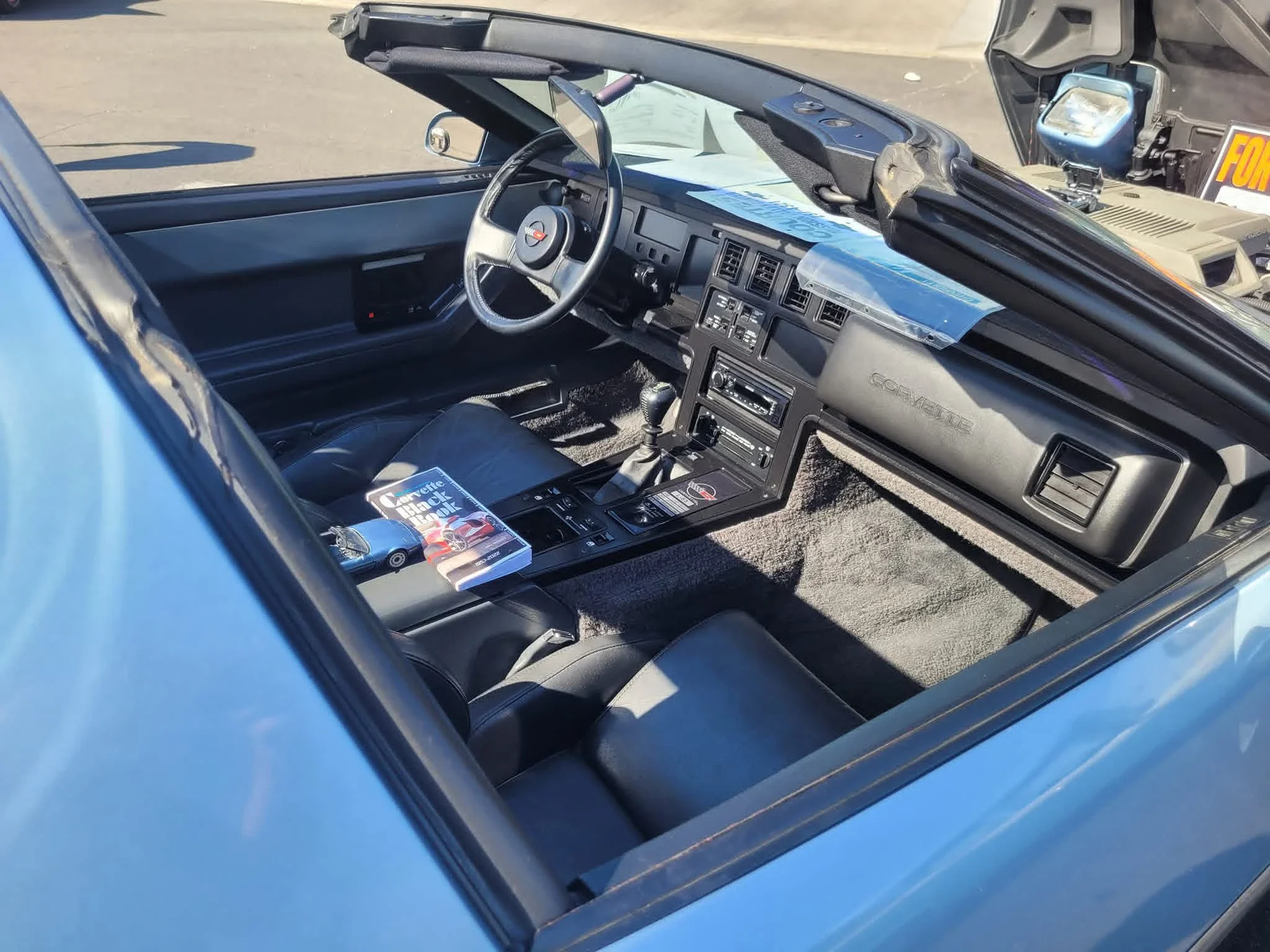 Chevrolet-Corvette-coupe-1984-28