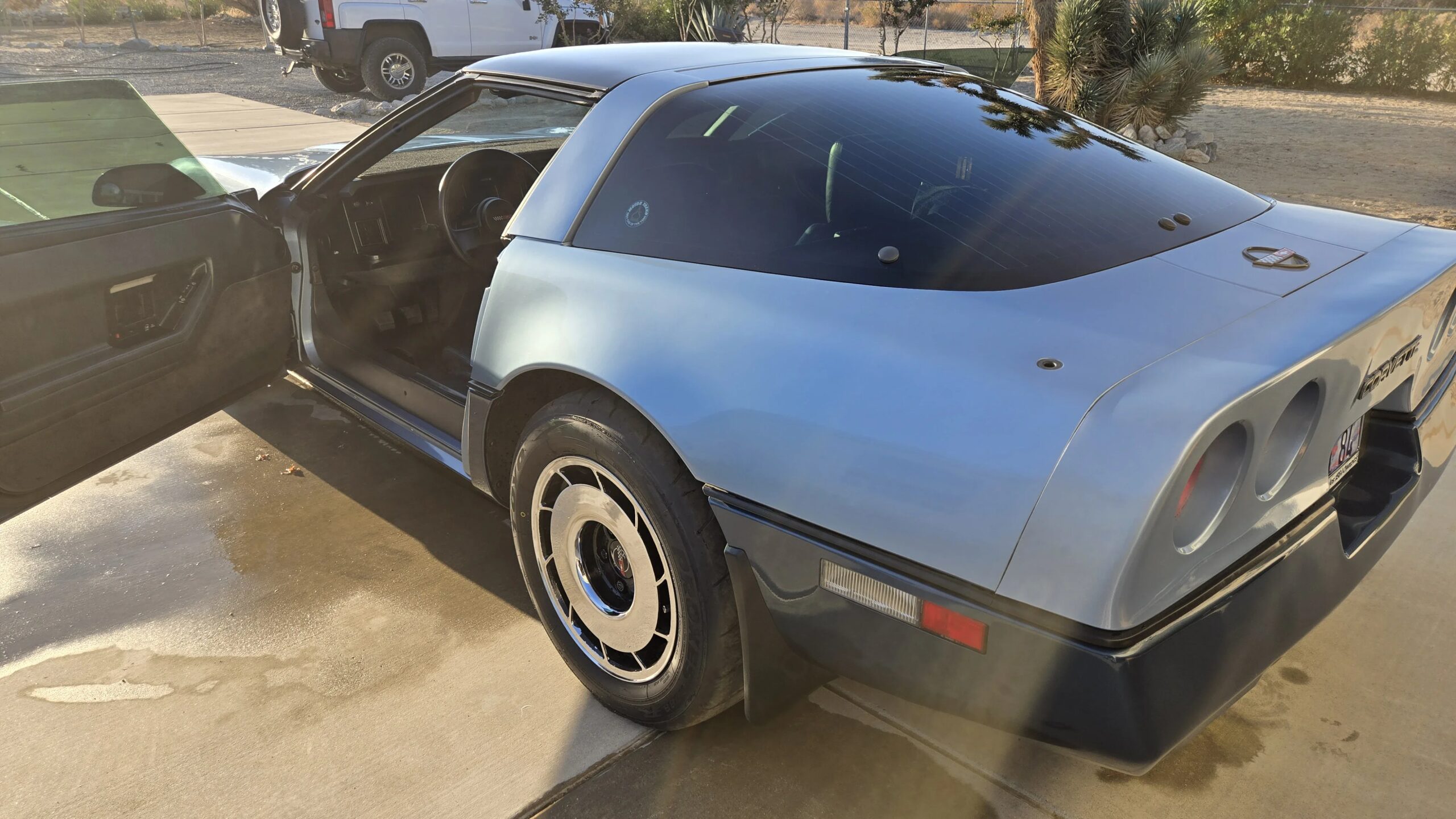 Chevrolet-Corvette-coupe-1984-31