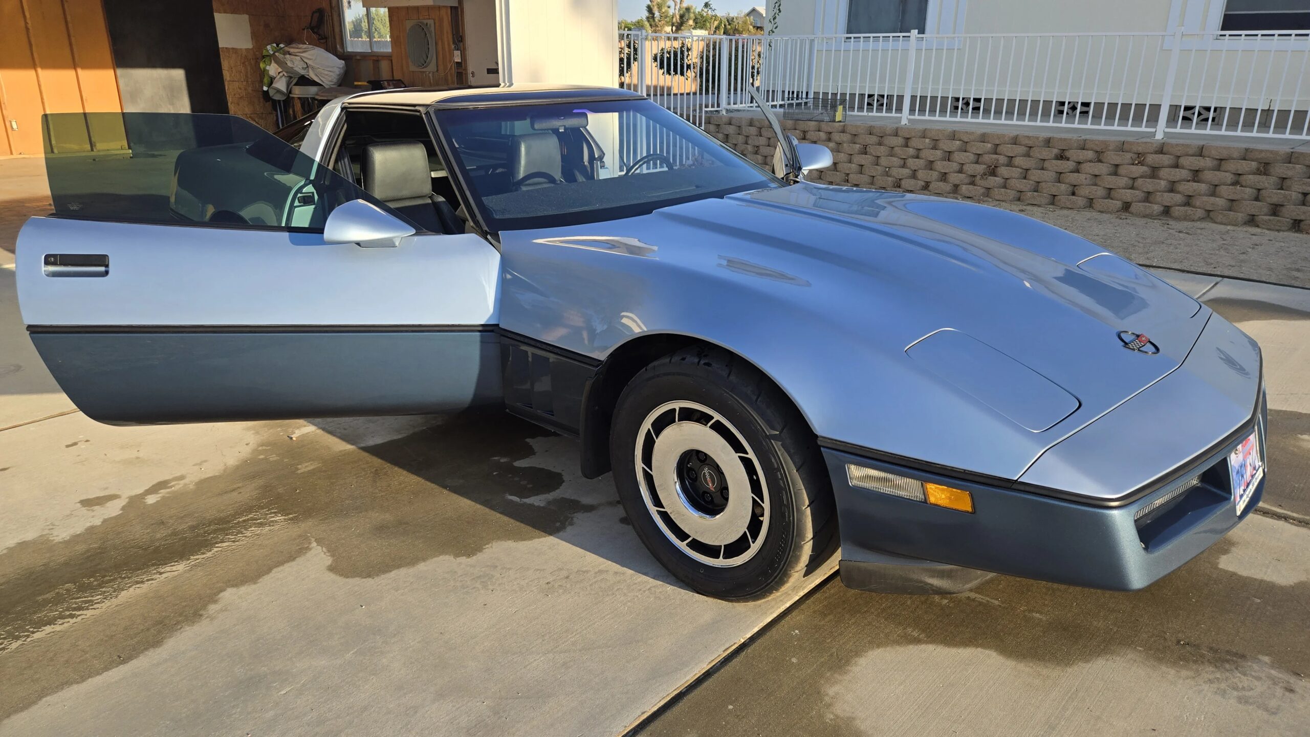 Chevrolet-Corvette-coupe-1984-4