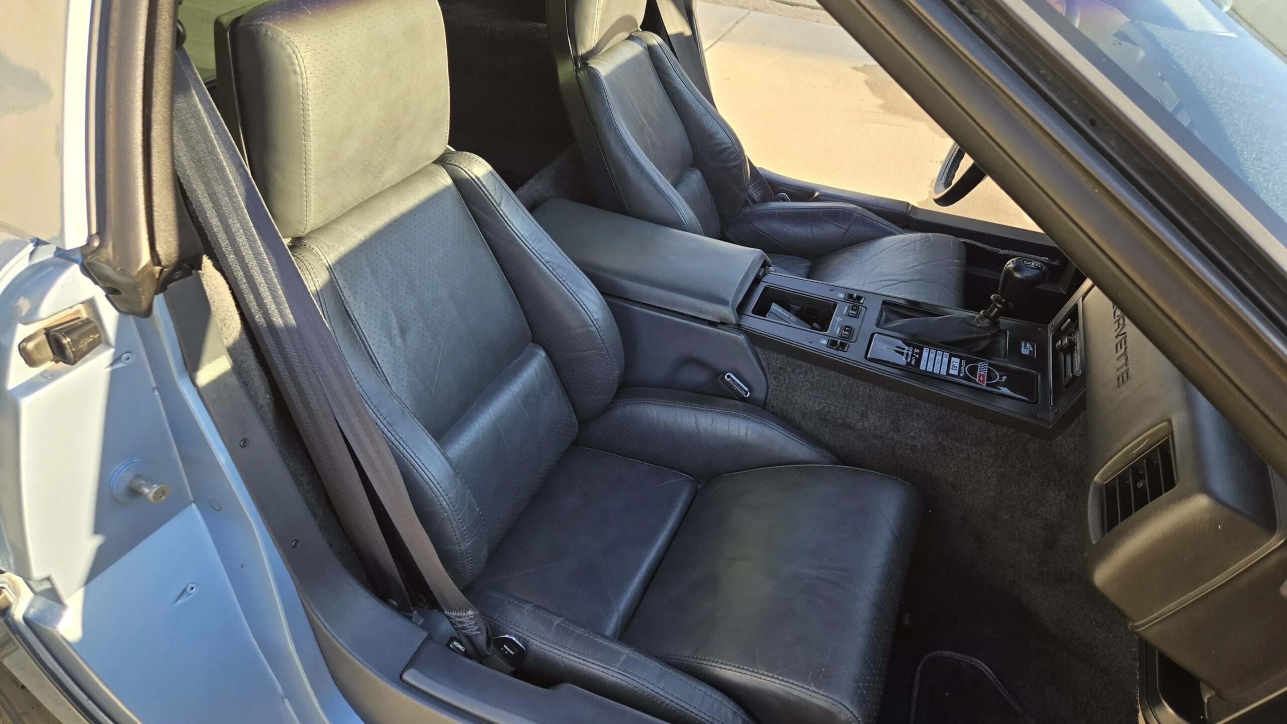 Chevrolet-Corvette-coupe-1984-5