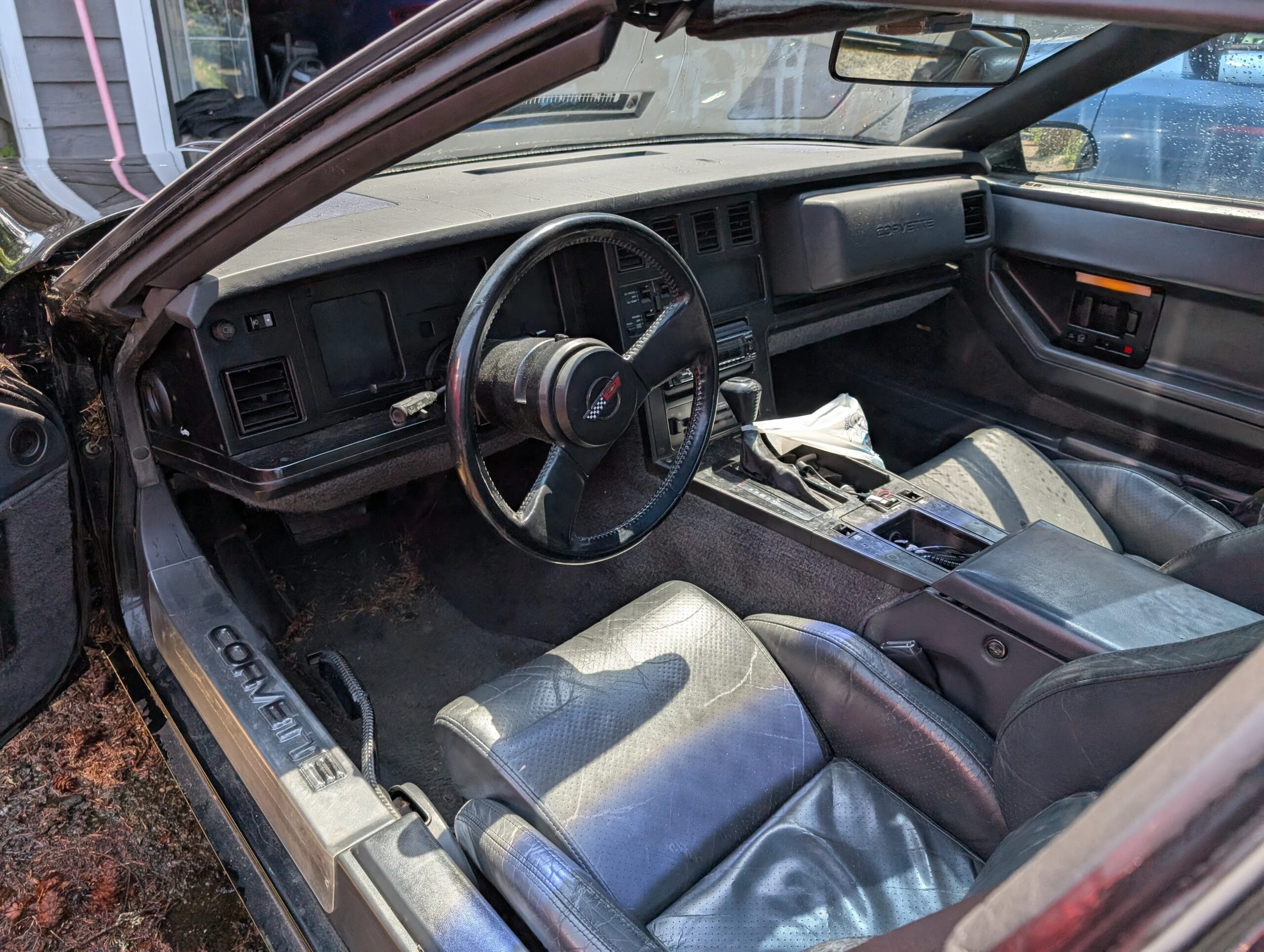 Chevrolet-Corvette-coupe-1984-Black-Gray-1