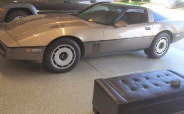Chevrolet-Corvette-coupe-1984-Custom-Tan-1