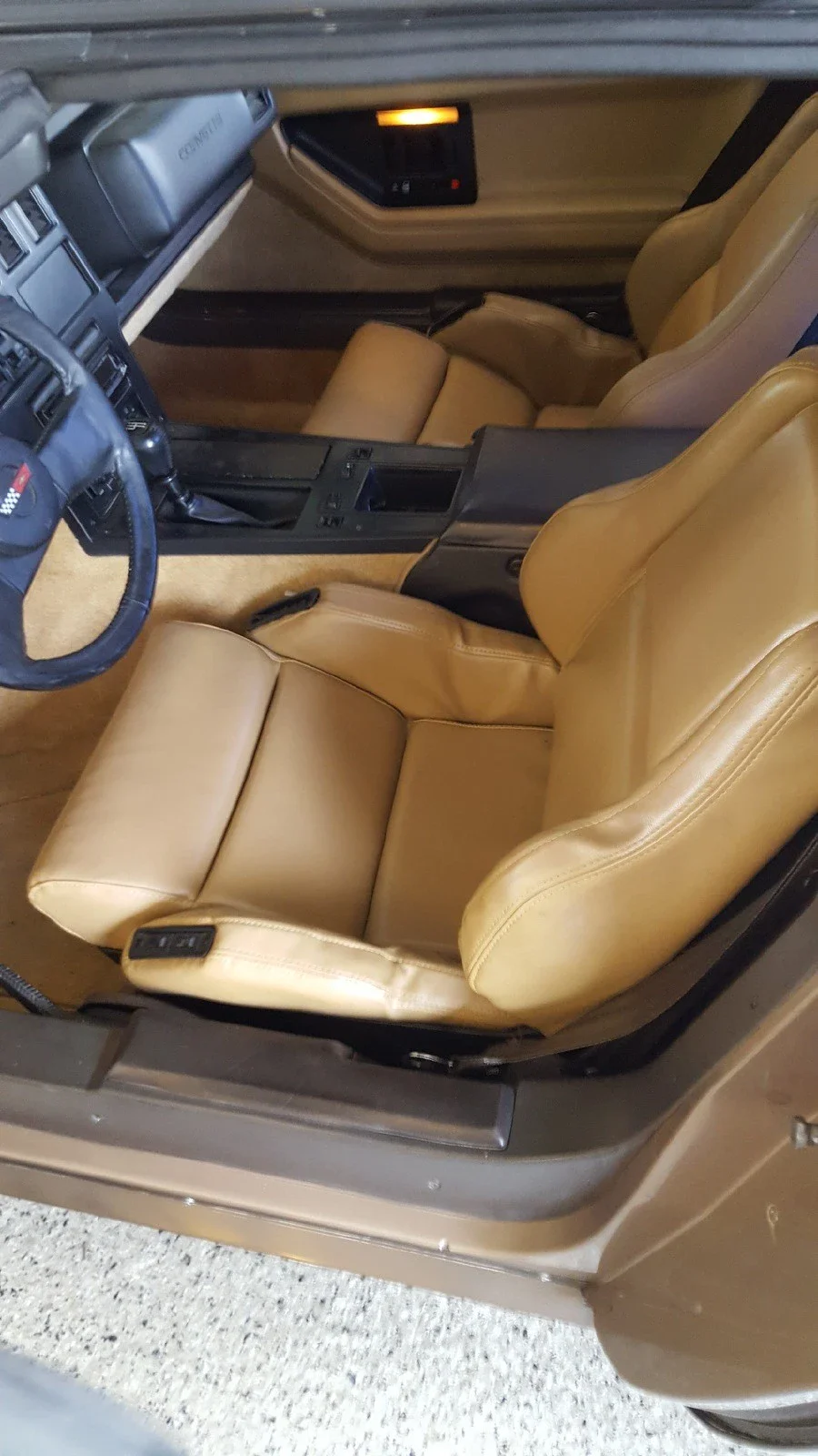 Chevrolet-Corvette-coupe-1984-Custom-Tan-5