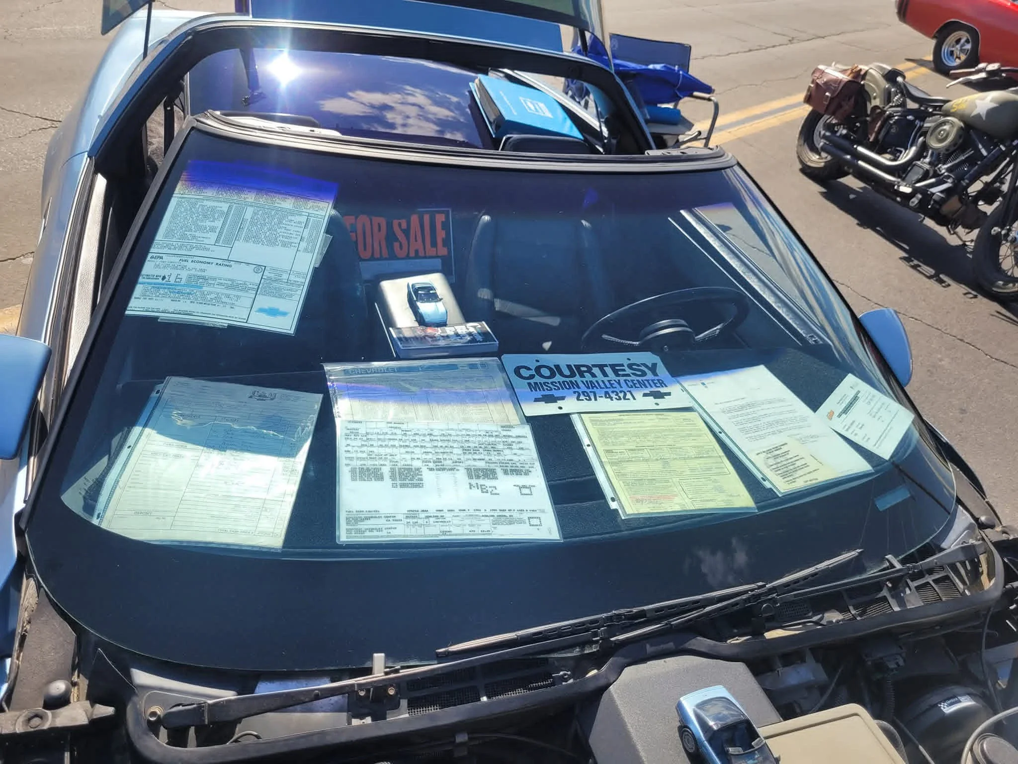 Chevrolet-Corvette-coupe-1984