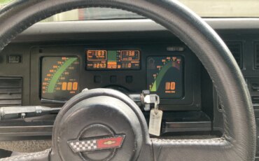 Chevrolet-Corvette-coupe-1985-Black-Black-8
