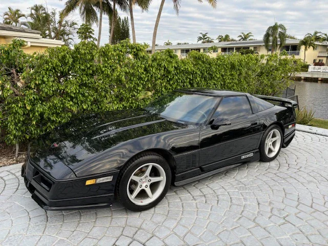 Chevrolet-Corvette-coupe-1985-Black-Gray