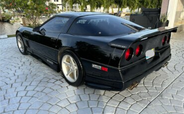 Chevrolet-Corvette-coupe-1985-Black-Gray