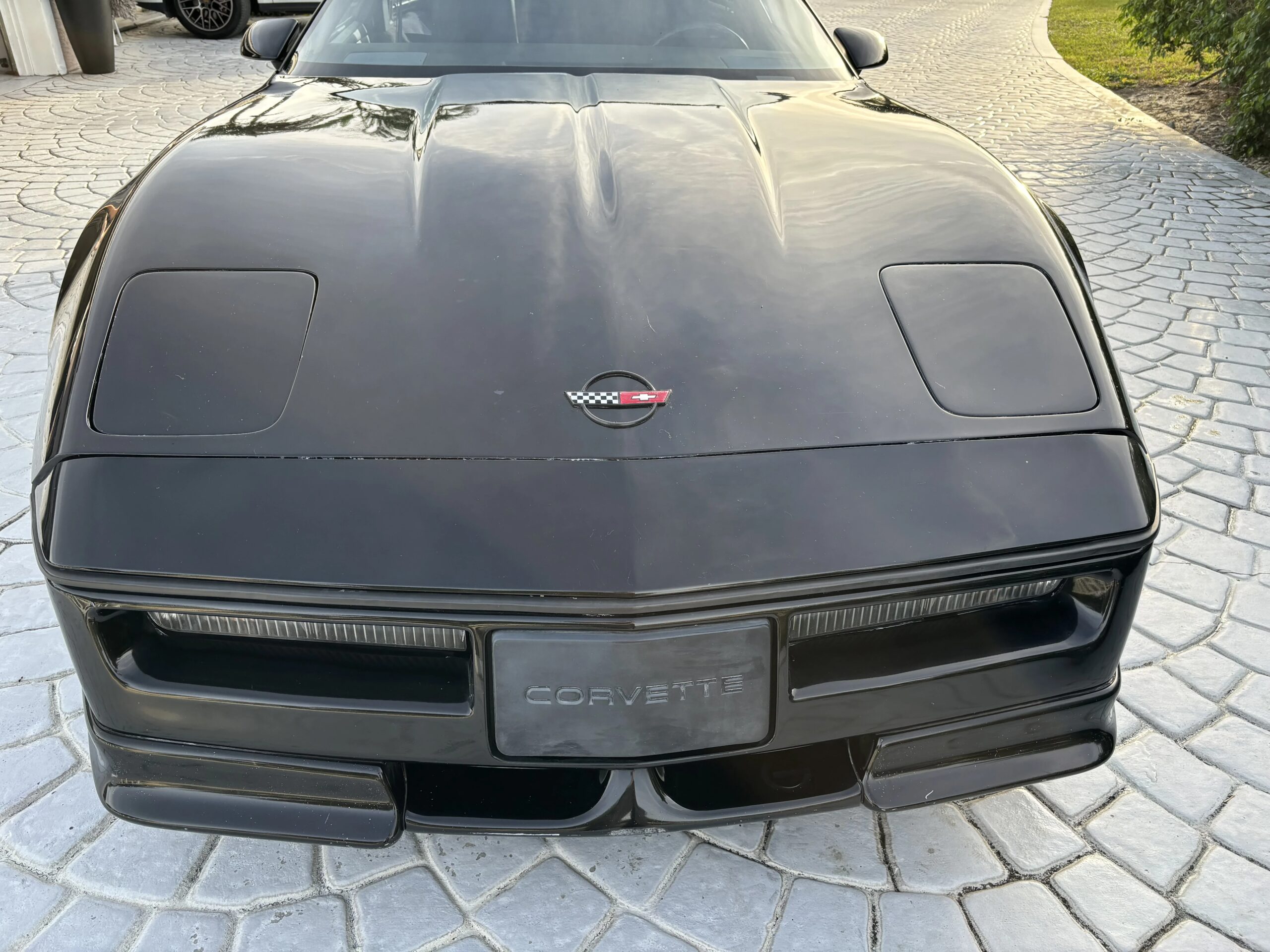 Chevrolet-Corvette-coupe-1985-Black-Gray-9