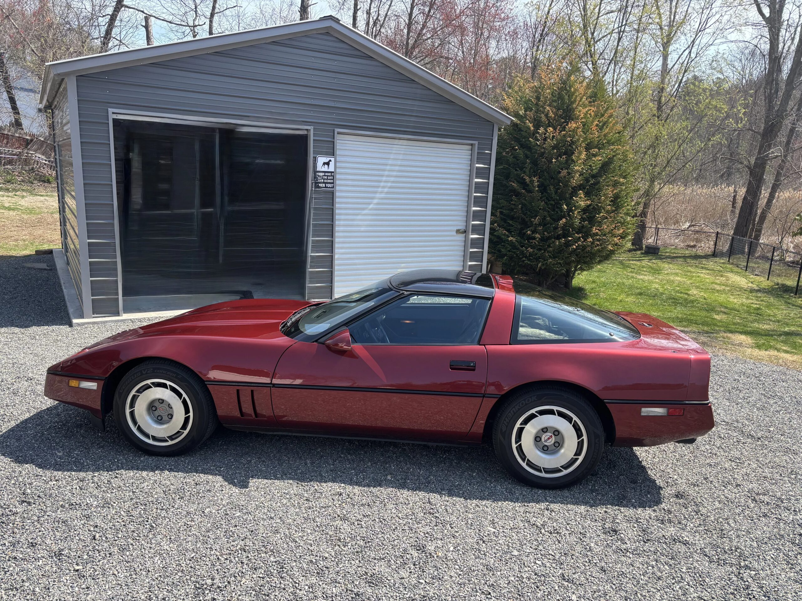Chevrolet-Corvette-coupe-1987-Red-Black-3
