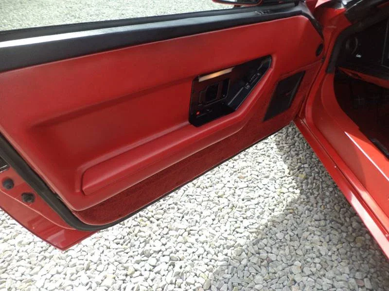 Chevrolet-Corvette-coupe-1987-Red-Red-2