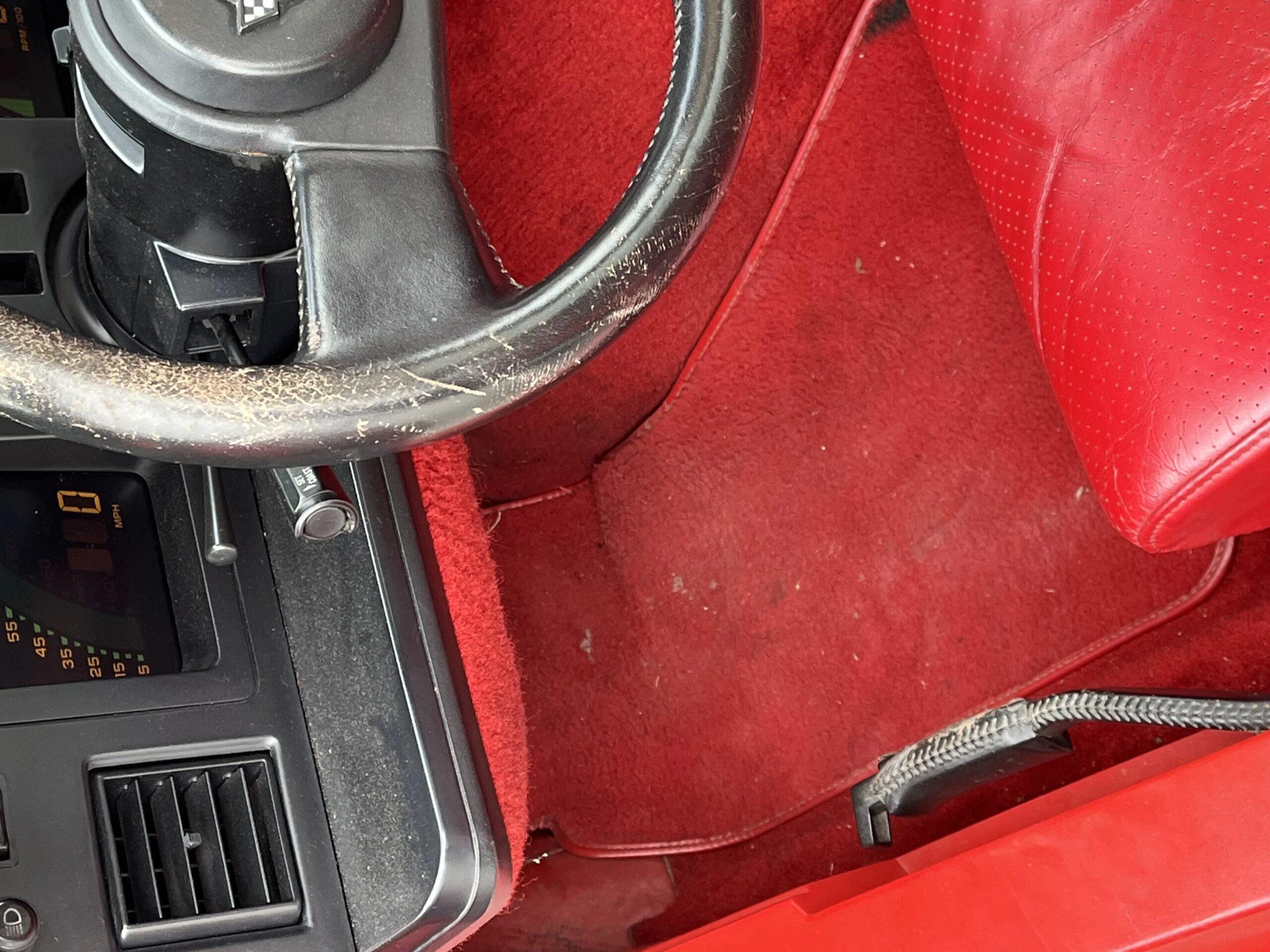 Chevrolet-Corvette-coupe-1987-Red-Red-22
