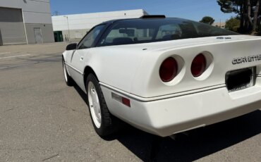 Chevrolet-Corvette-coupe-1988-White-White-11