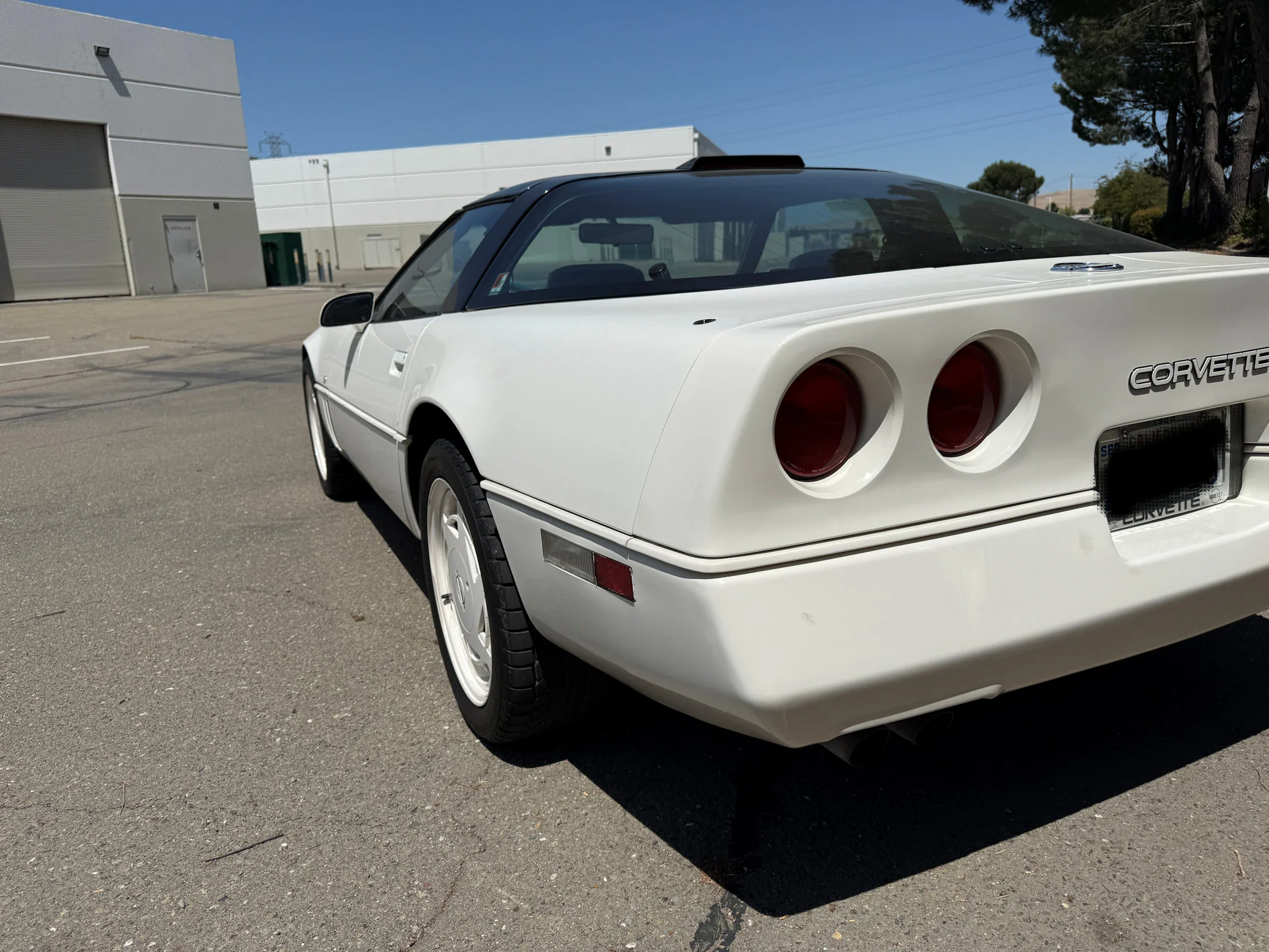 Chevrolet-Corvette-coupe-1988-White-White-11