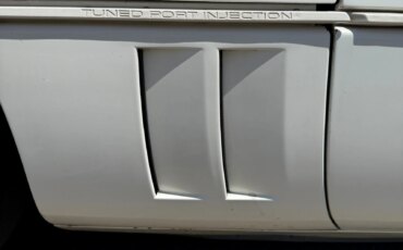 Chevrolet-Corvette-coupe-1988-White-White-13