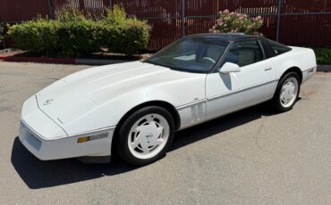 Chevrolet-Corvette-coupe-1988-White-White