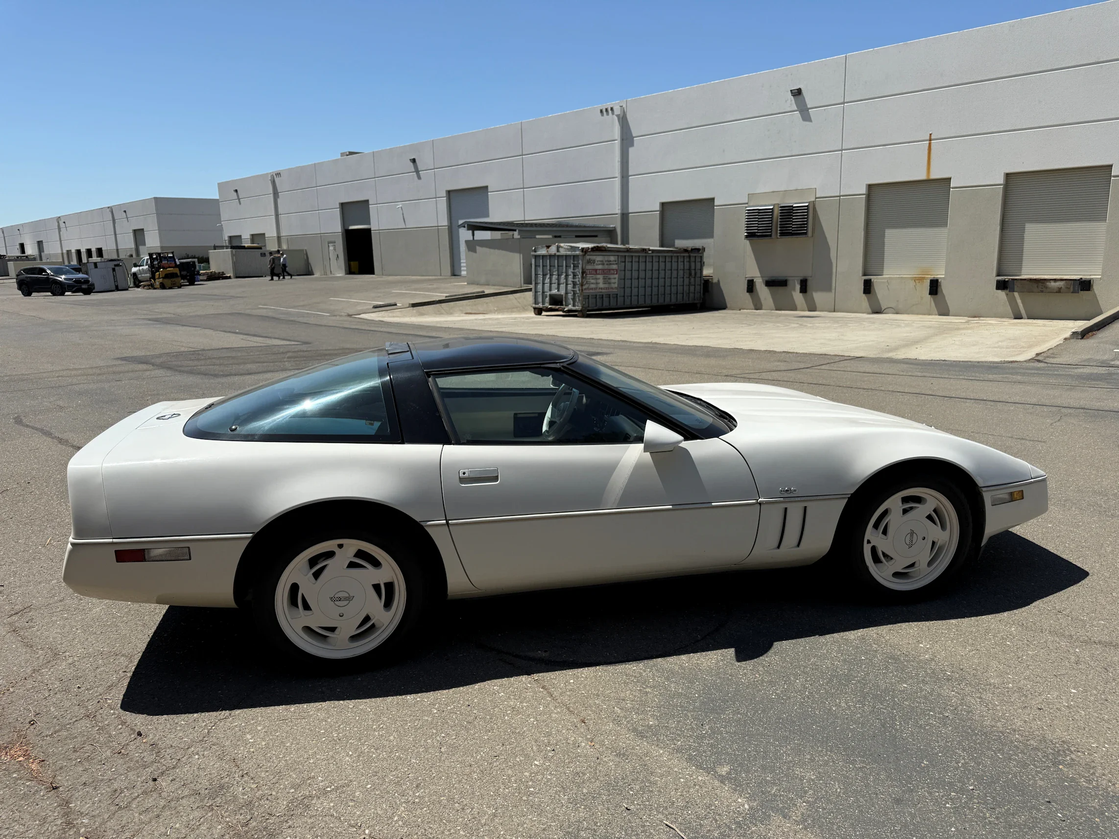 Chevrolet-Corvette-coupe-1988-White-White-2
