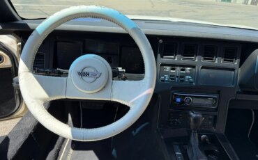 Chevrolet-Corvette-coupe-1988-White-White-29