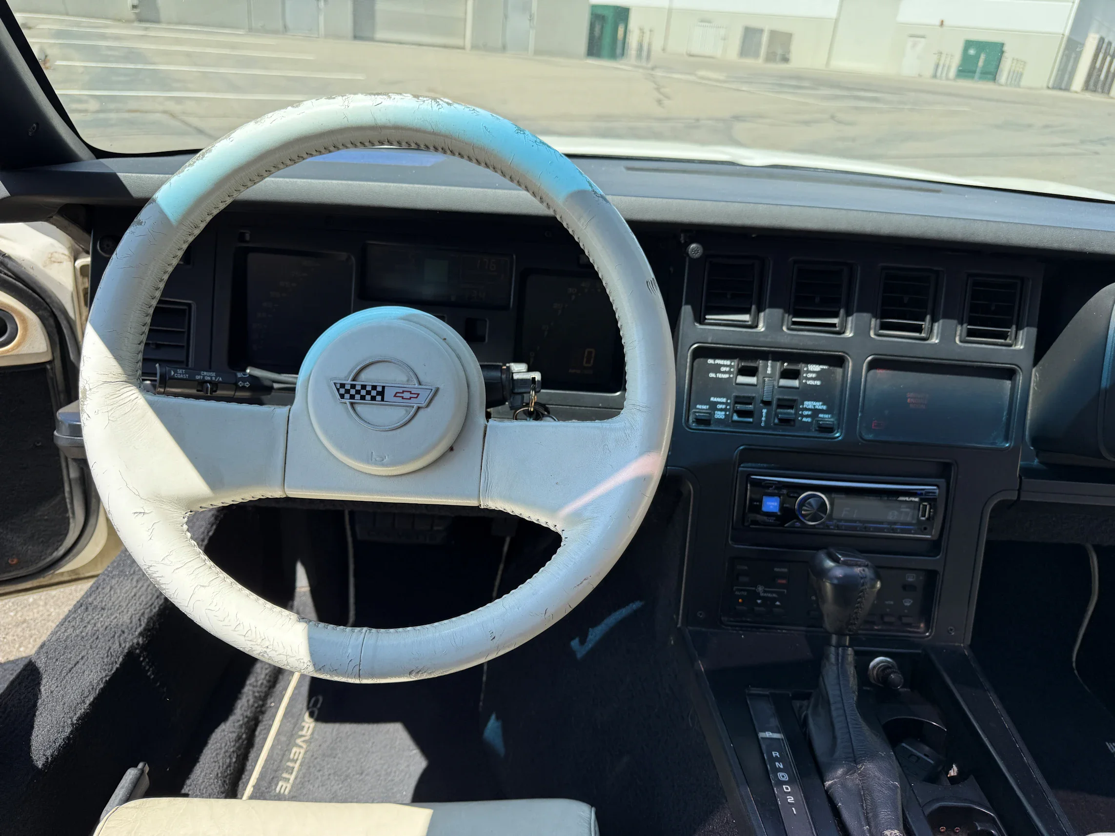 Chevrolet-Corvette-coupe-1988-White-White-29