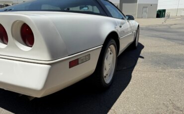 Chevrolet-Corvette-coupe-1988-White-White-8