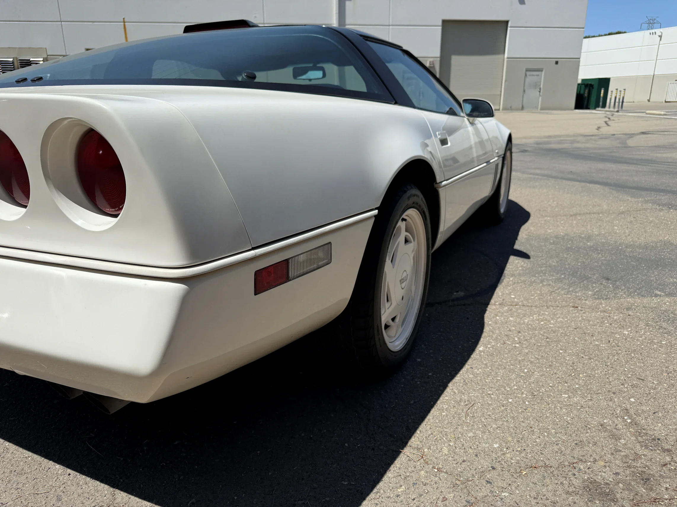 Chevrolet-Corvette-coupe-1988-White-White-8