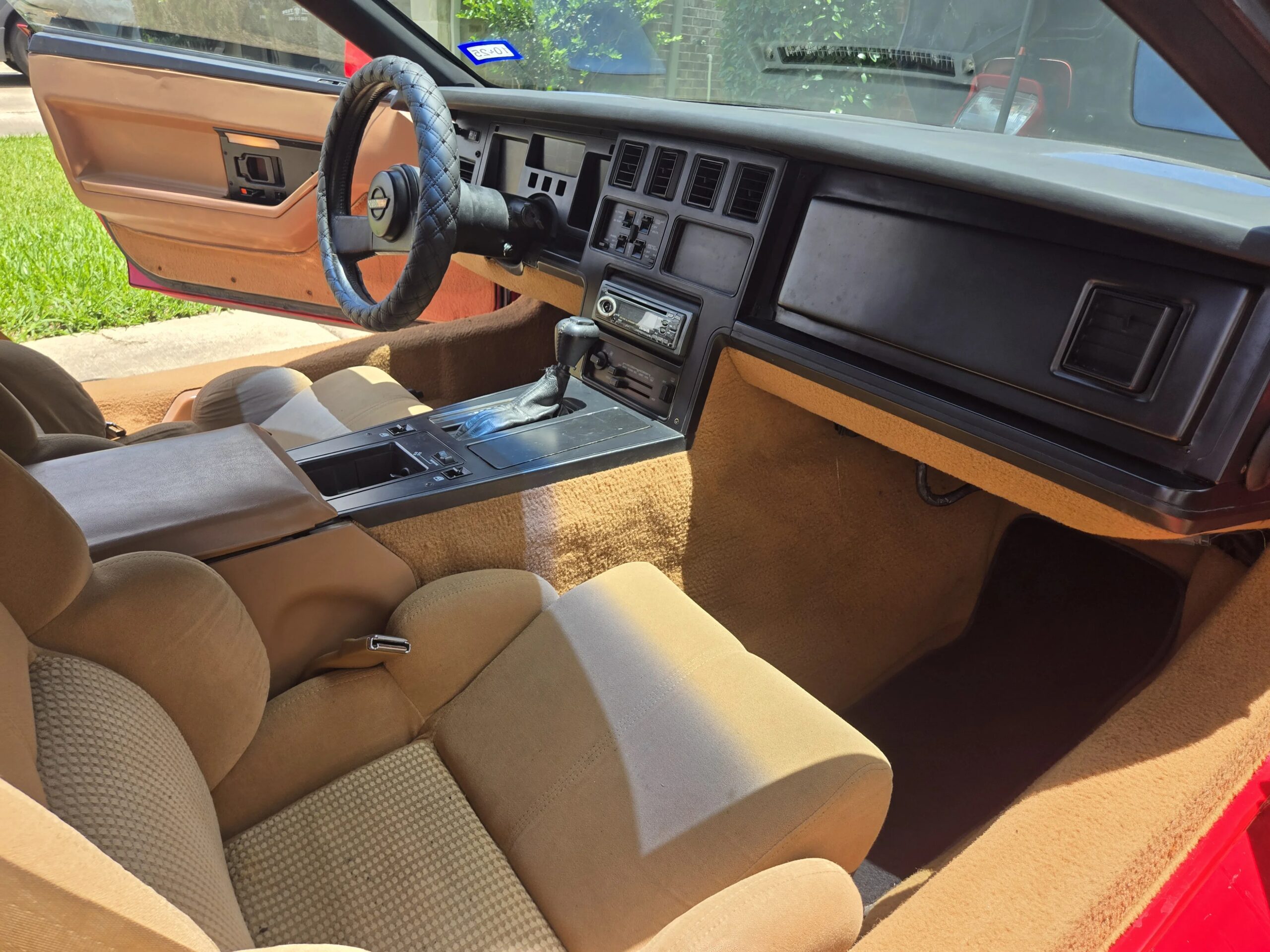 Chevrolet-Corvette-coupe-1989-Red-Tan-12