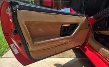 Chevrolet-Corvette-coupe-1989-Red-Tan-13
