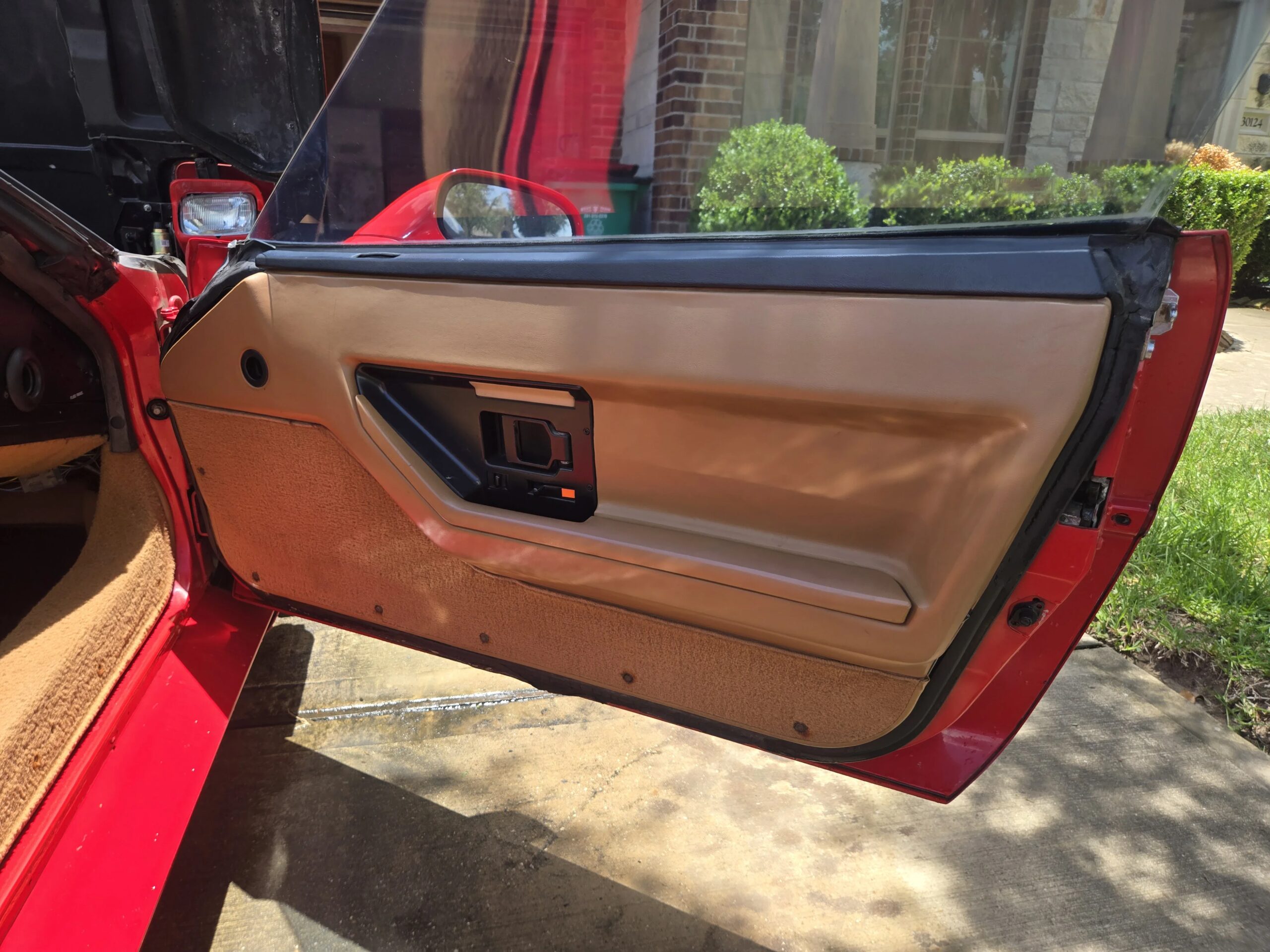 Chevrolet-Corvette-coupe-1989-Red-Tan-15