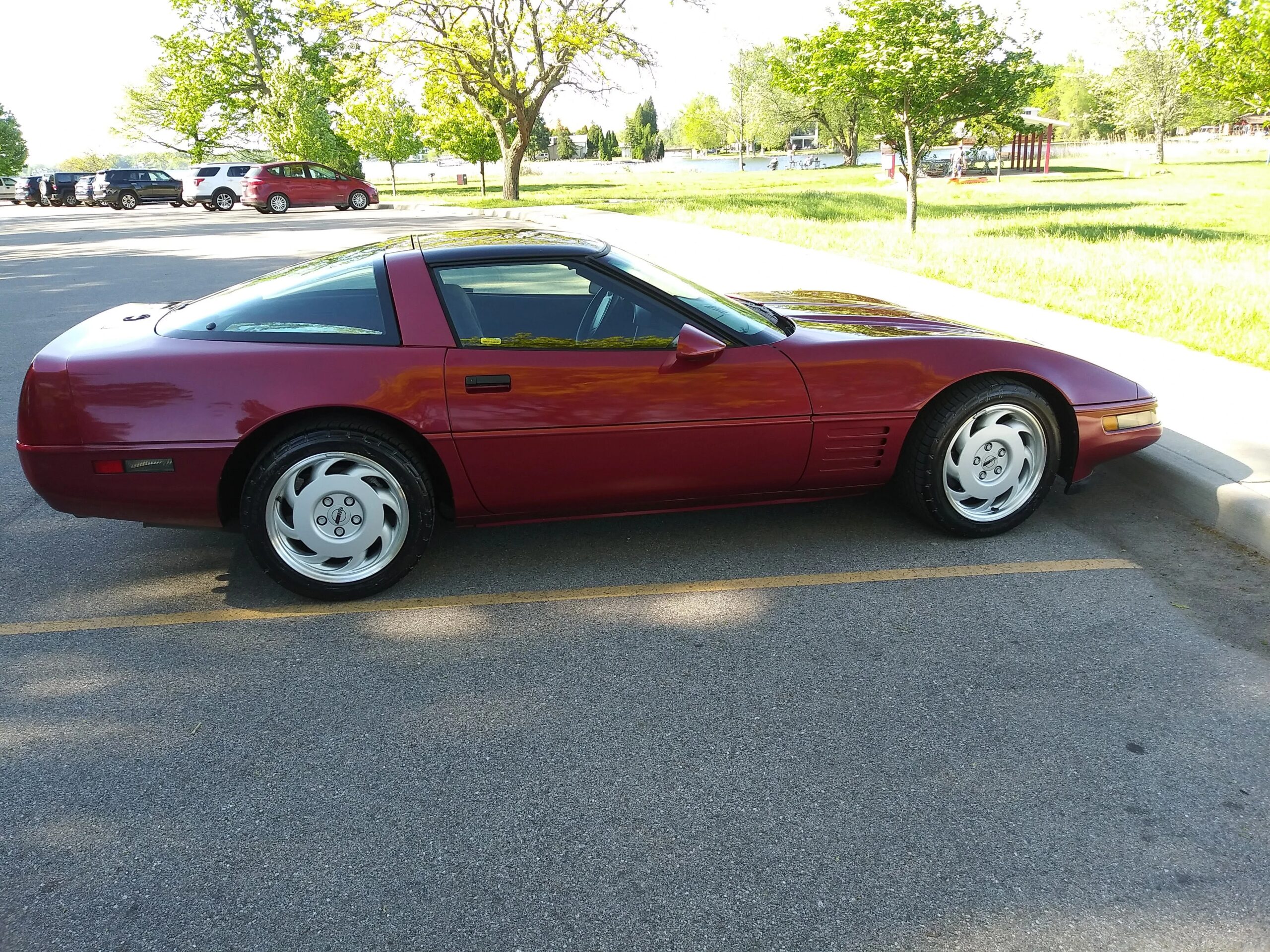 Chevrolet-Corvette-coupe-1991-Burgundy-Black