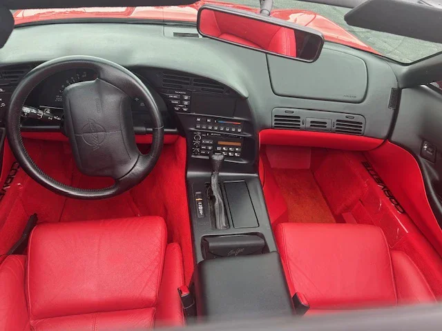 Chevrolet-Corvette-coupe-1995-Red-Black-1