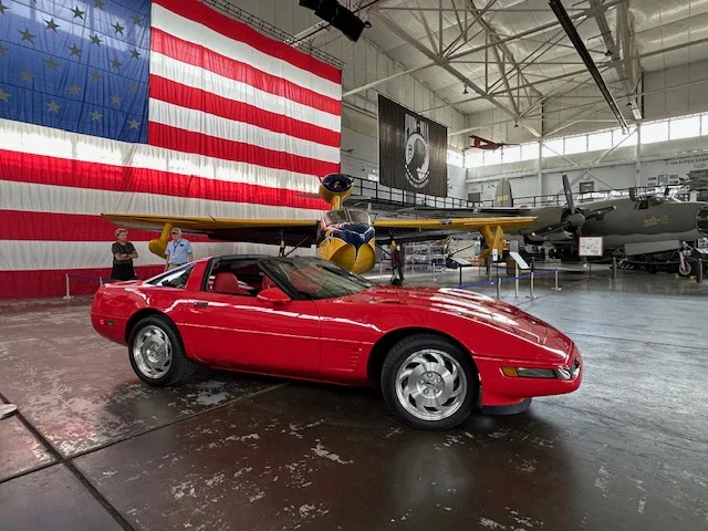 Chevrolet-Corvette-coupe-1995-Red-Black-20