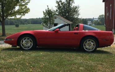 Chevrolet-Corvette-coupe-1995-Red-Black
