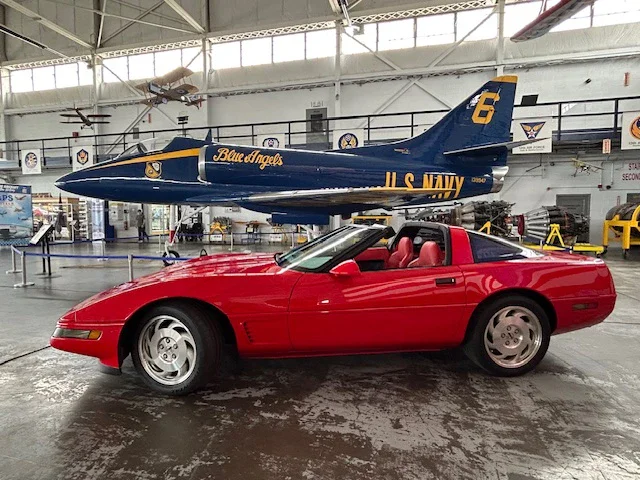 Chevrolet-Corvette-coupe-1995-Red-Black-8