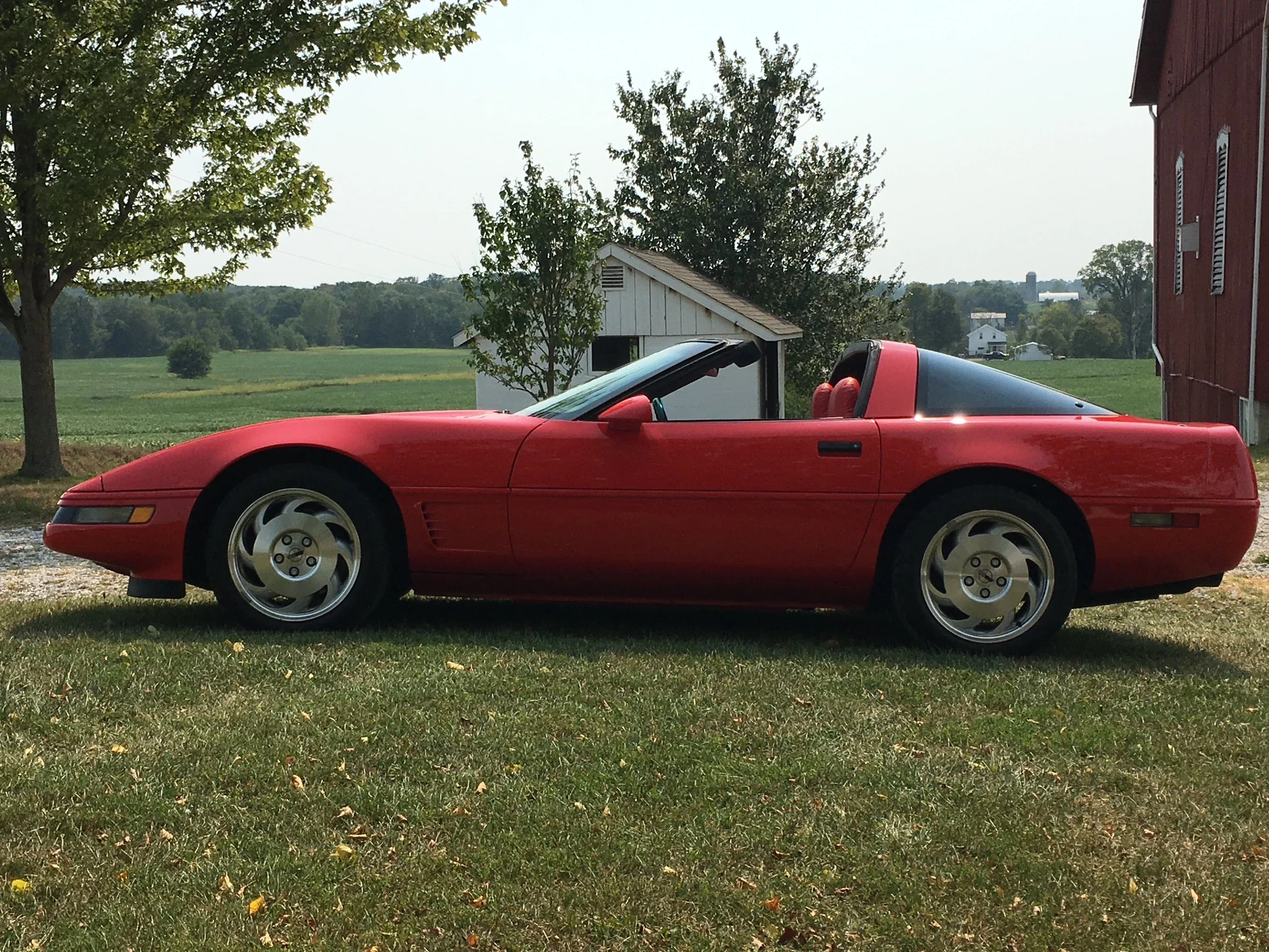 Chevrolet-Corvette-coupe-1995-Red-Black
