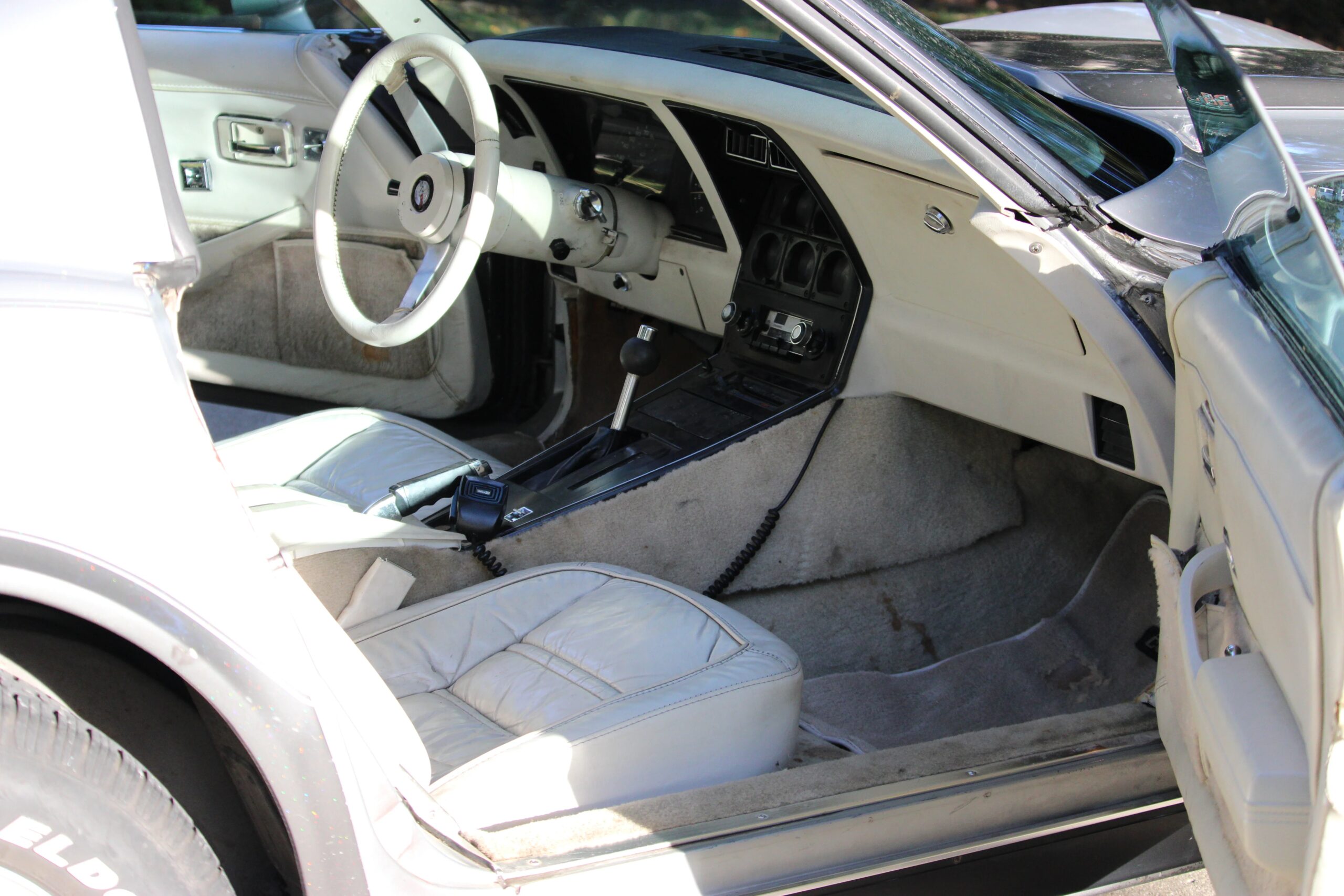 Chevrolet-Corvette-lt-1-1978-Silver-White-4