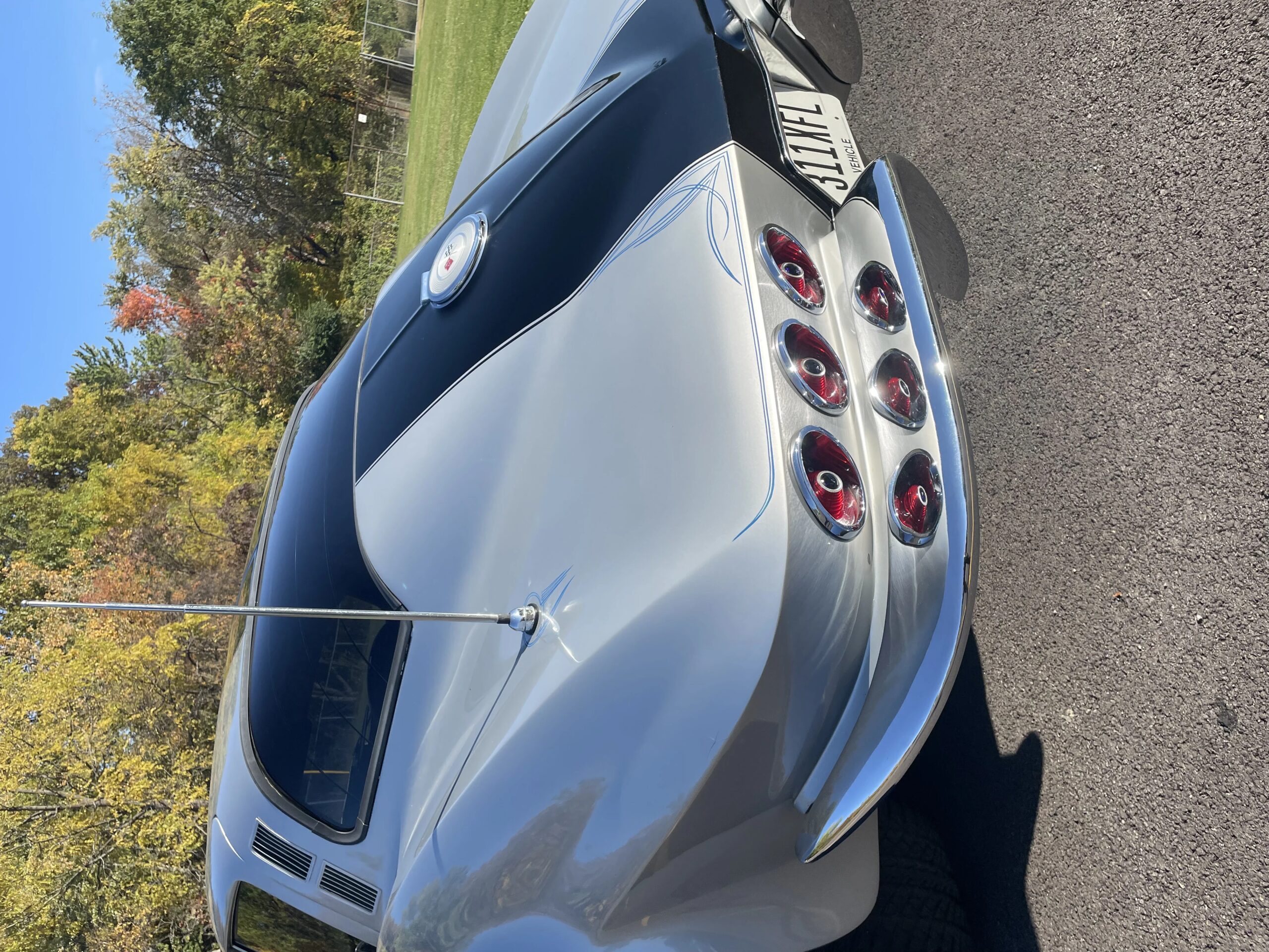 Chevrolet-Corvette-stingray-1964-Gray-Black-12