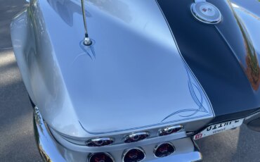 Chevrolet-Corvette-stingray-1964-Gray-Black-14