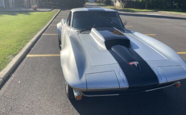 Chevrolet-Corvette-stingray-1964-Gray-Black-3