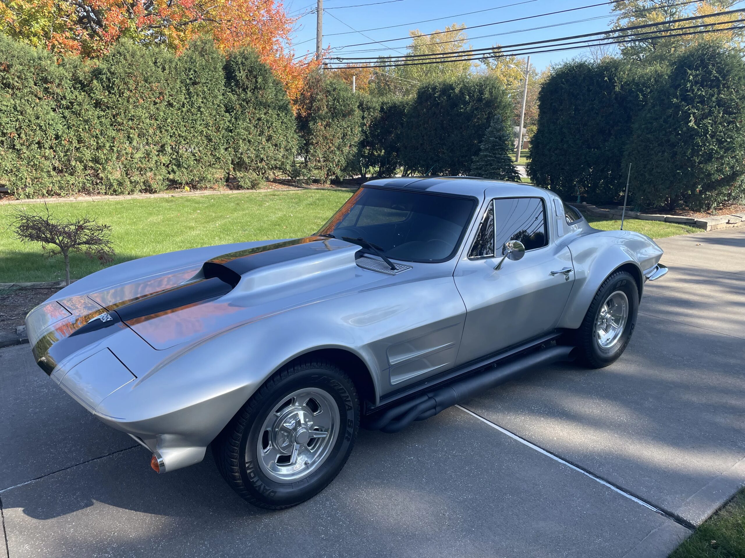 Chevrolet-Corvette-stingray-1964-Gray-Black-5