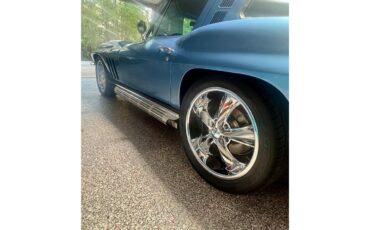 Chevrolet-Corvette-stingray-1965-Nassau-blue-Black-3