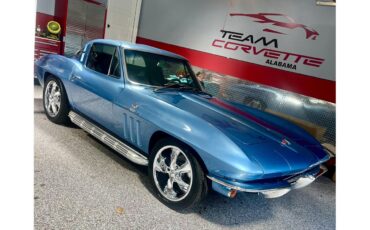Chevrolet-Corvette-stingray-1965-Nassau-blue-Black