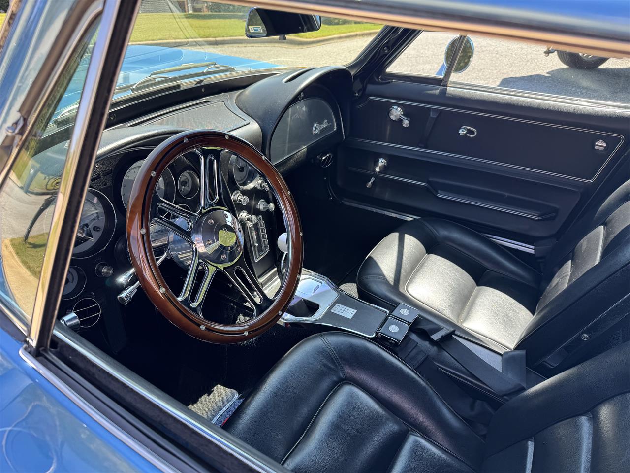 Chevrolet-Corvette-stingray-1965-Nassau-blue-Black-4
