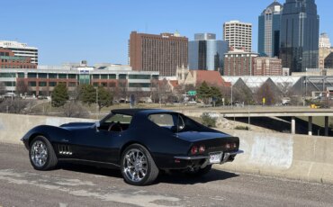 Chevrolet-Corvette-stingray-1969-Black-Black-2